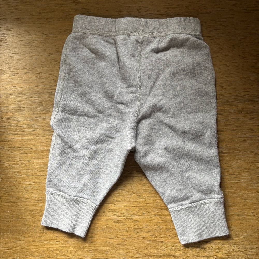 Hanna Anderson Moon & Back Cozy Gray Kids Sweatpants - Picture 4 of 4